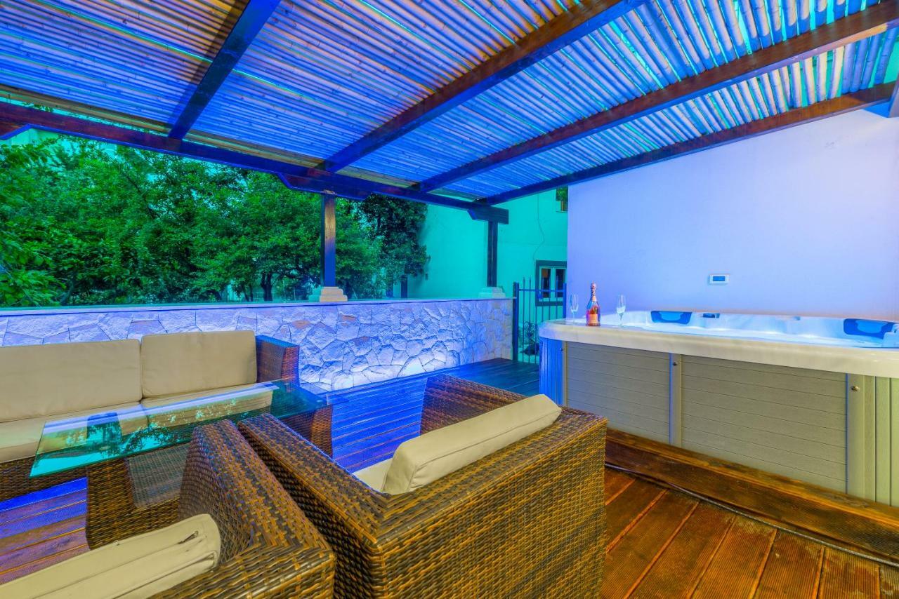 Leilighet Alena Luxury With Jacuzzi *